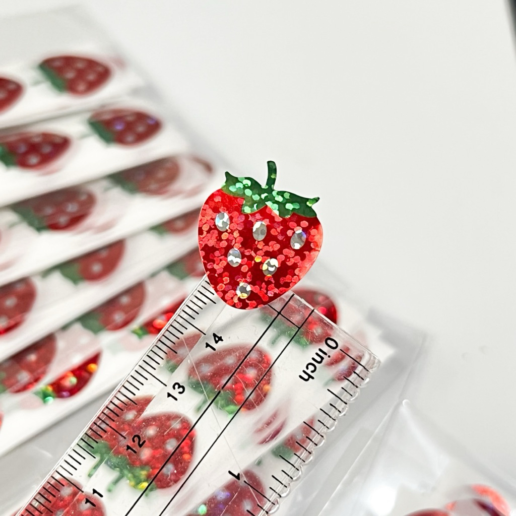 แบ่งขาย สติกเกอร์กลิตเตอร์สตรอว์เบอร์รี่วิ้งวับ 🍓✨ 40 ดวง สั่งขั้นต่ำ 20บาทต่ออเดอร์ไม่รวมค่าส่ง คละได้ทั้งร้าน