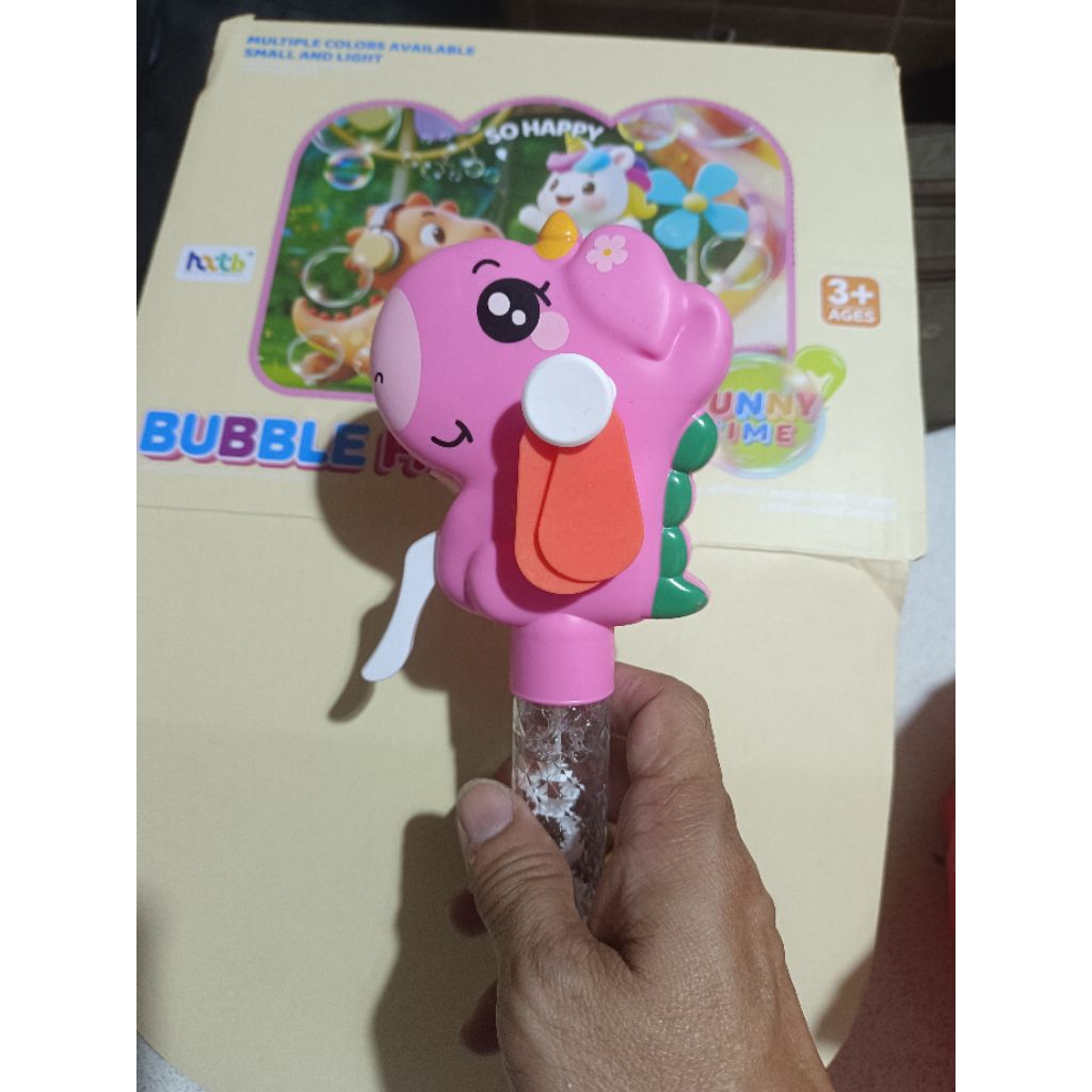พัดลมมือถือ พัดลมเป่าฟอง เล่นสนุก เด็กชอบ จัดส่งคละสี