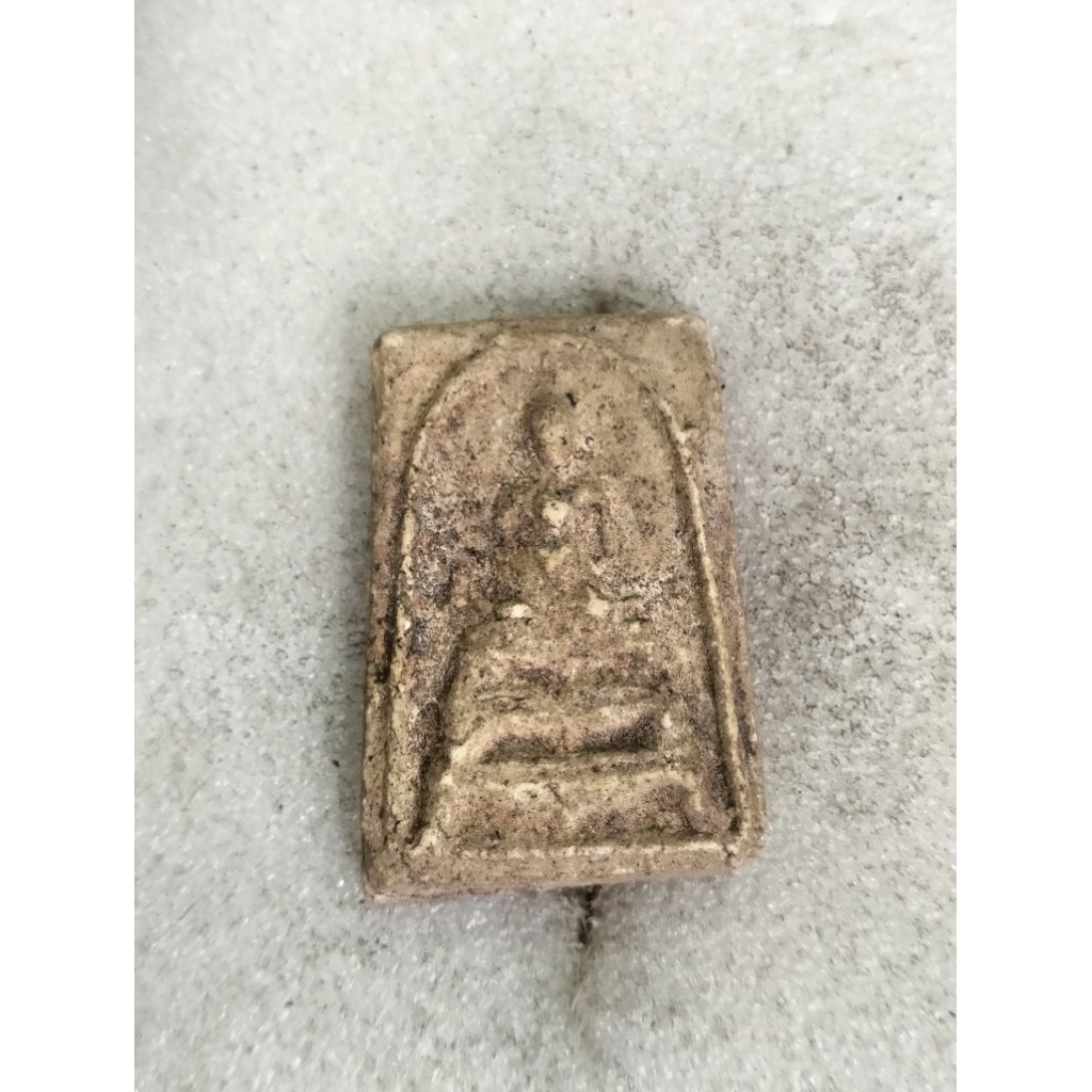 พระสมเด็จเนื้อผงไม่ทราบที่ no 3068