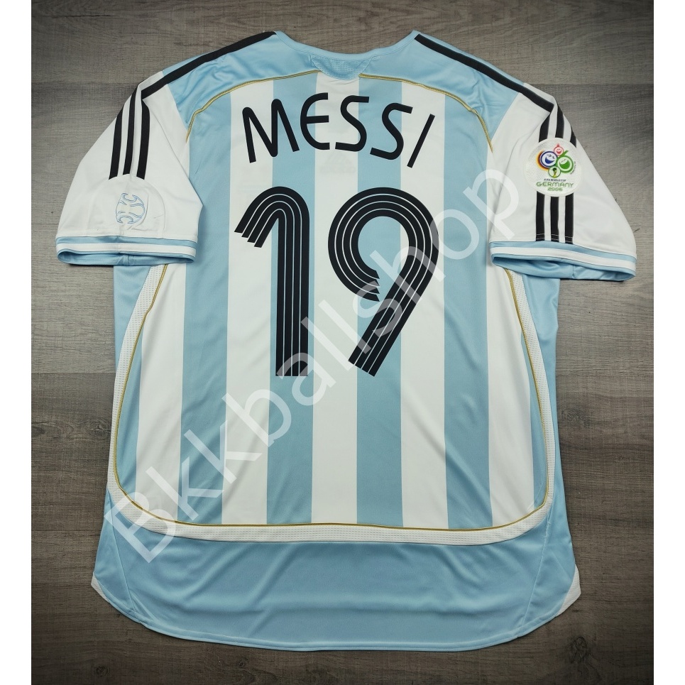 [Retro] – เสื้อฟุตบอล ทีมชาติ อาเจนตินา Home ฟุตบอลโลก ปี 2006 เบอร์ชื่อ 10 RIQUELME 19 MESSI ราคา ถูกที่สุด ดีลบีเคเค แกลเลอรีภาพที่ 7