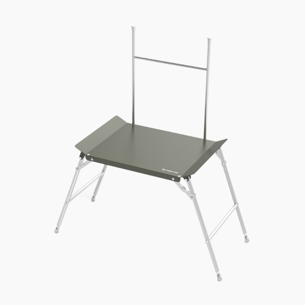 Comma Nine Campbell table