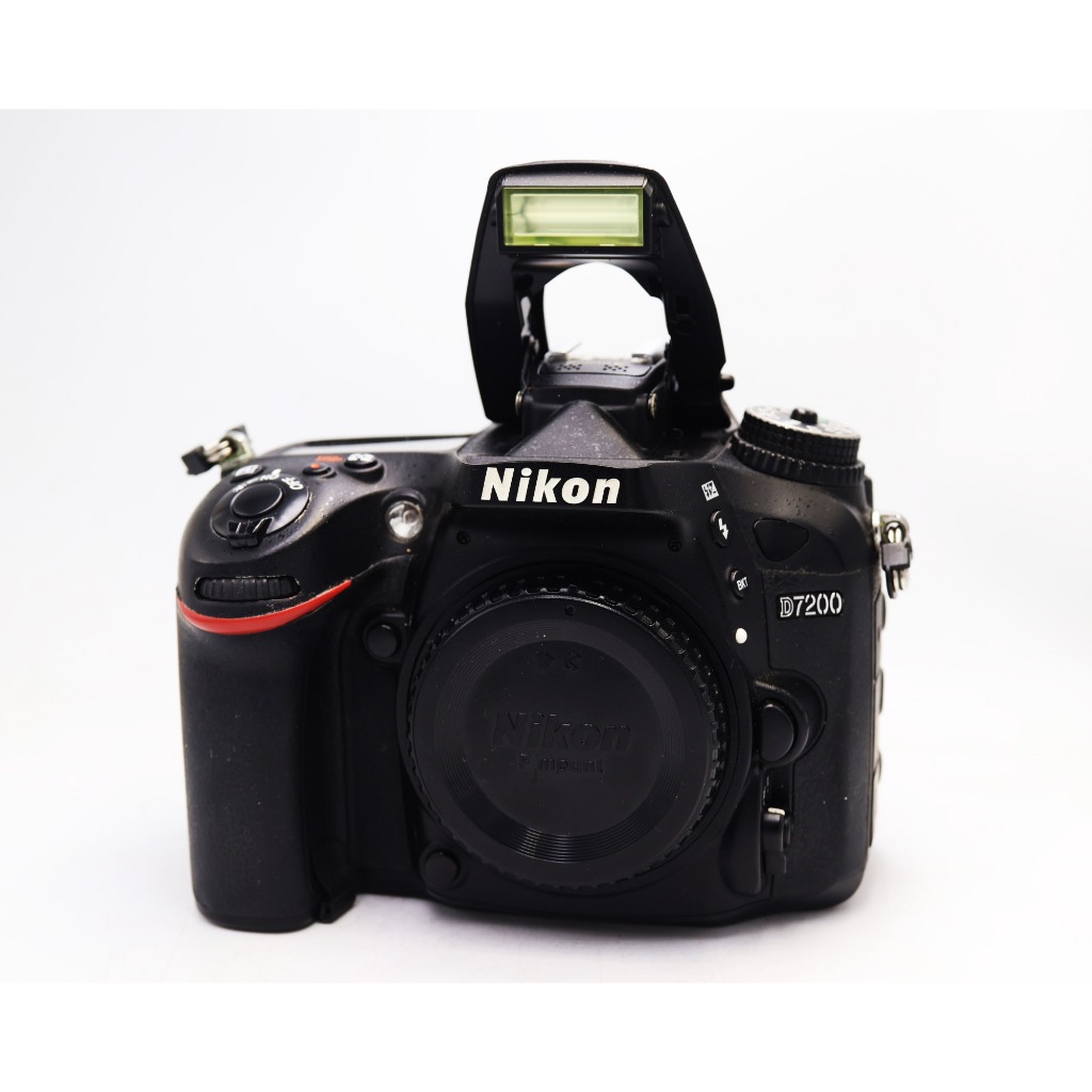 Nikon D7200 DSLR Camera Body, Wi-Fi, NFC, Dual SD card slots, 24.2 MP DX-Format CMOS ตัวกล้อง used