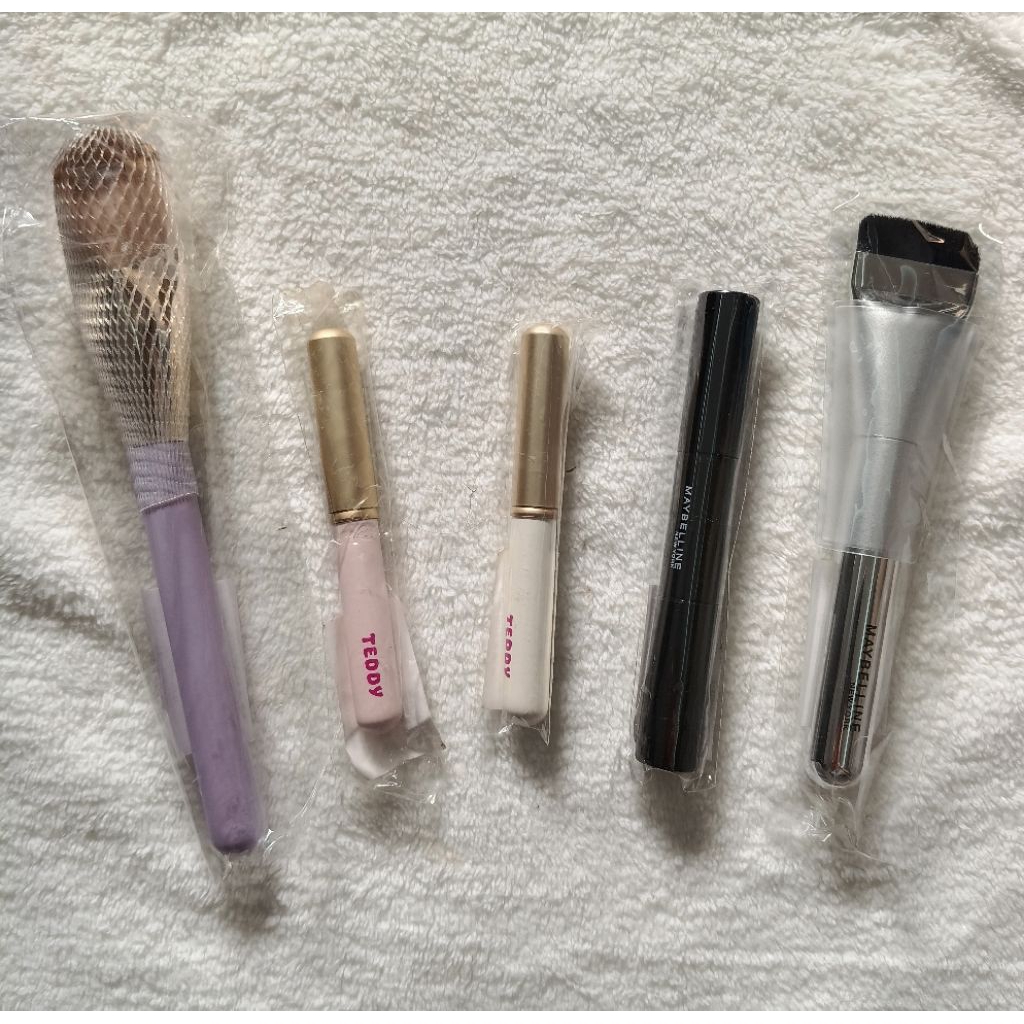 Maybelline Lip Brush แปรงทาลิปสติก แปรงลงรองพื้น แปรงปัดแก้ม ที่ดัดขนตา maybelline