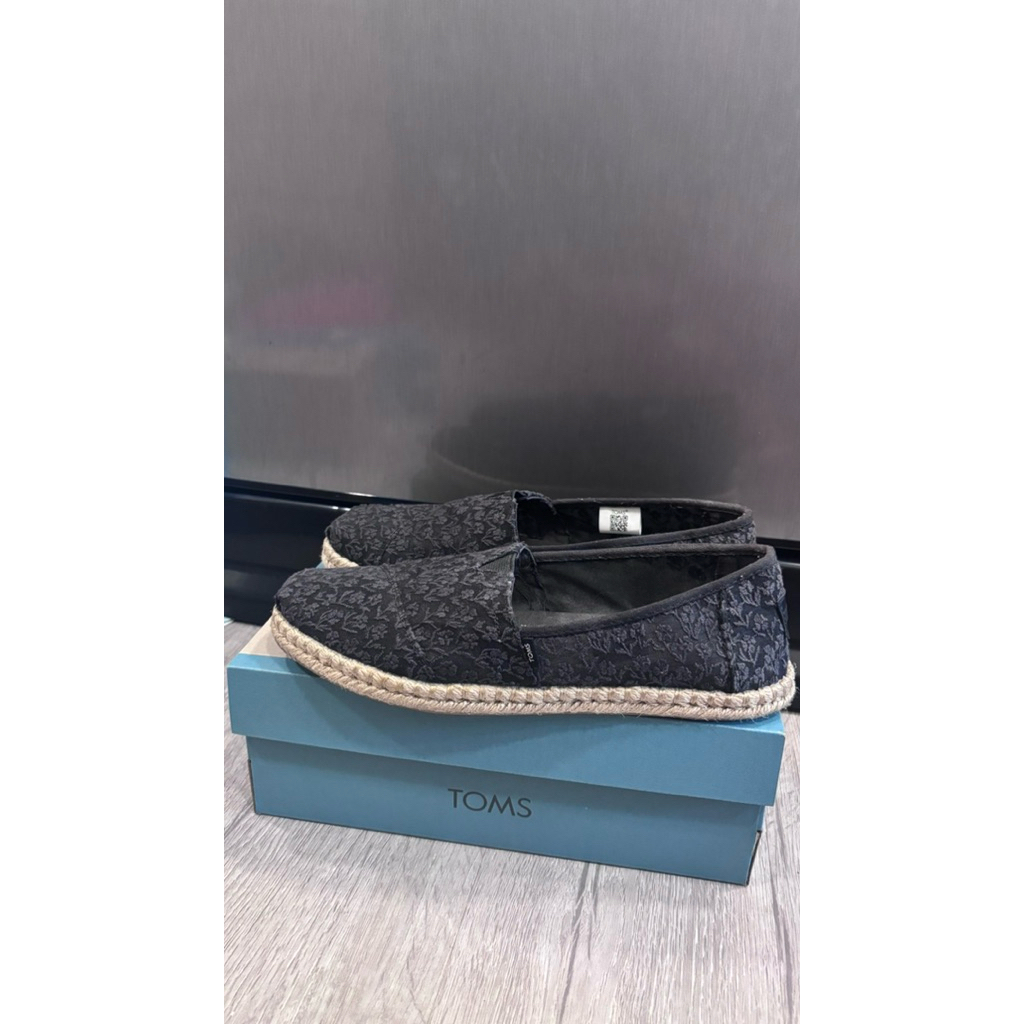 used 📍รองเท้า มือสอง toms