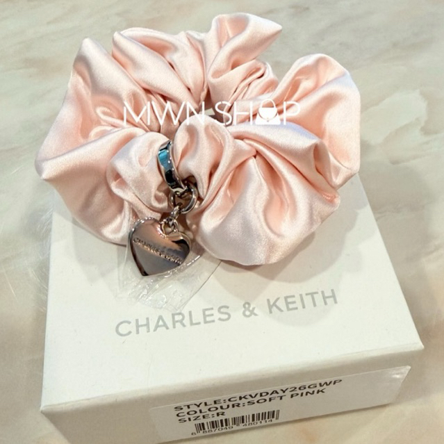 Charles&keith ที่มัดผม valentine มีโค้ดลด20% พร้อมกล่อง ของแท้จากชอป