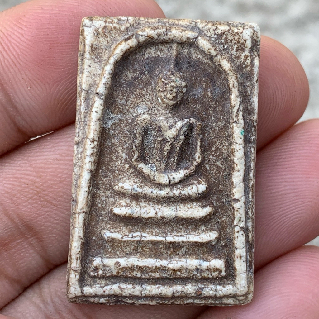 พระสมเด็จวัดระฆัง เนื้อผงพุทธคุณ พระเครื่อง