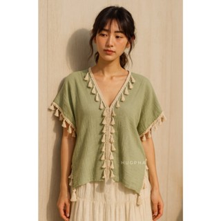 HUGPHA ฮักผ้า เสื้อกะเหรี่ยงติดพู่