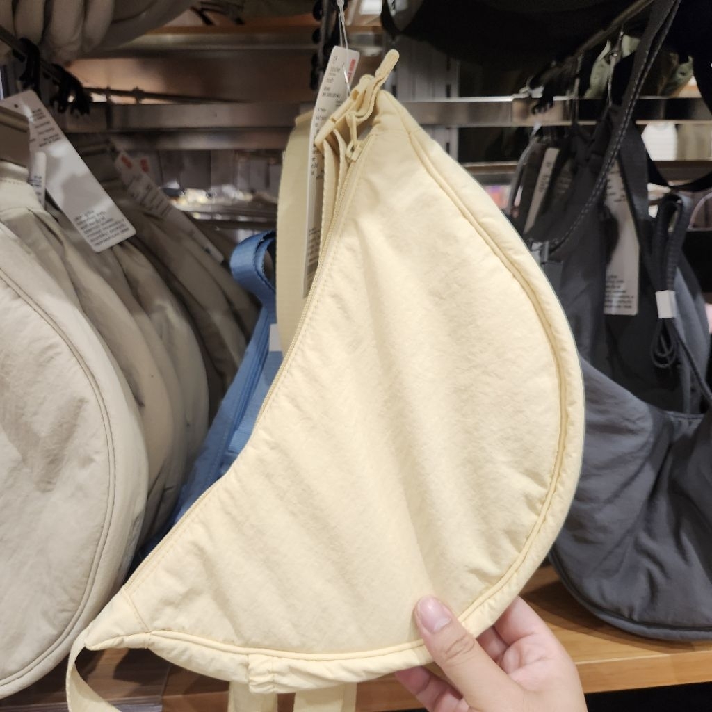 กระเป๋าเกี๊ยว หิ้วจากช็อปแท้ uniqlo กระเป๋าสะพายไหล่ มีทั้งไซส์เล็ก และใหญ่ ใช้ได้ทุกเพศทุกวัย สีพาสเทล สีสันสดใสจ้า - รูปที่ 5