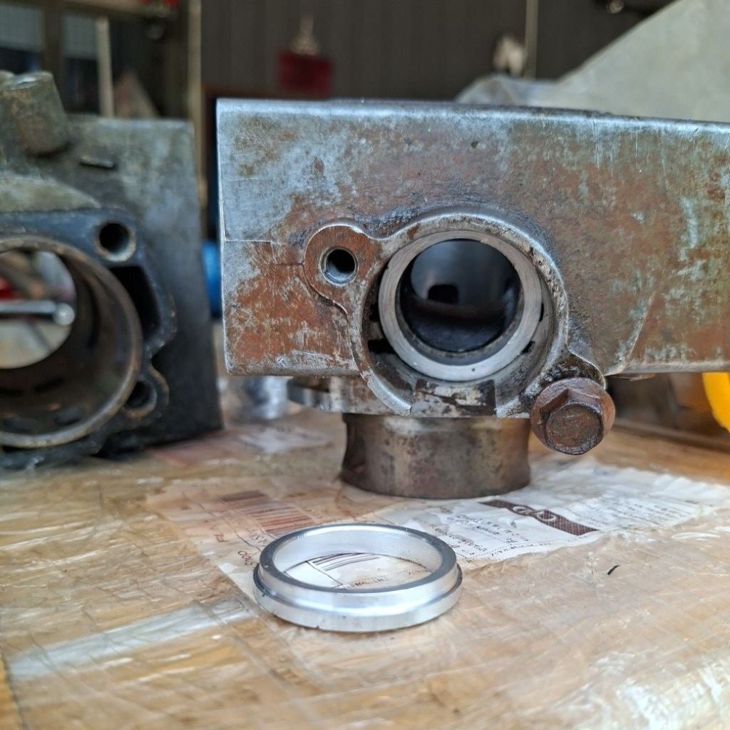 ปะเก็นคอท่ออลูมิเนียม Suzuki Crystal Swing Royal RC รูใน 32