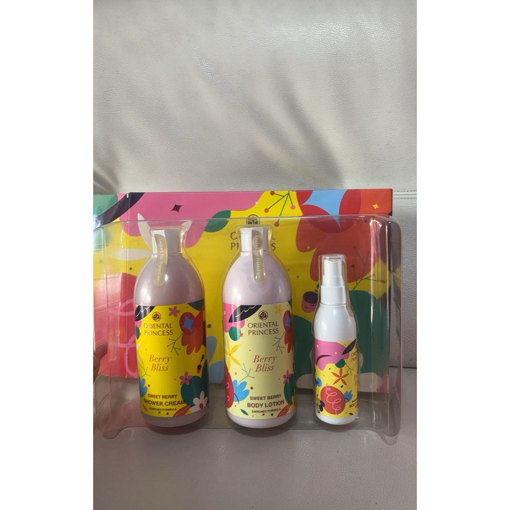 เซตของขวัญ Oriental Princess Blooming Whispers Set 3 ชิ้นพร้อมกล่อง