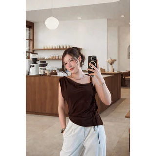 M06- เสื้อสายเดี่ยวเฉียงไหล่ ปรับสายได้ ผ้านุ่ม | ใส่สวย พรางหุ่น ลุคแพง