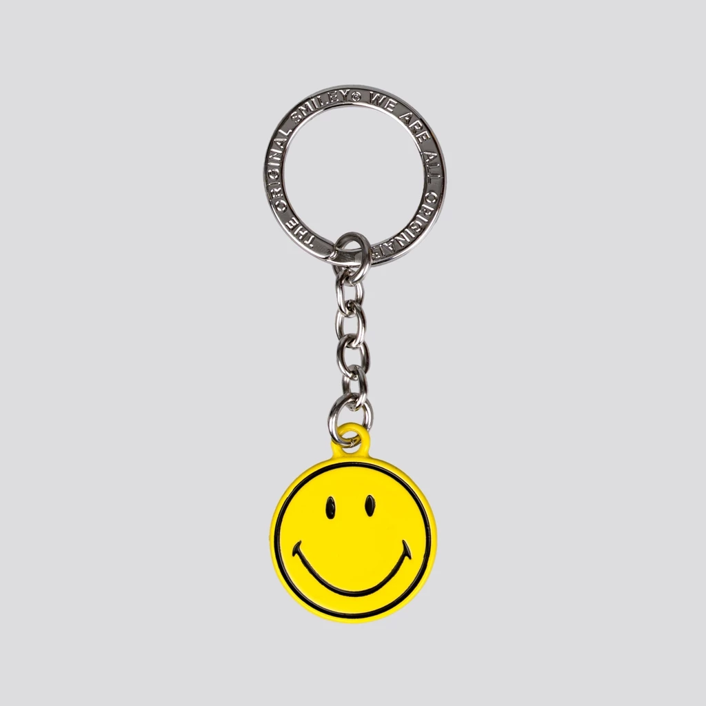 (ของเเถม) SMILEY® YELLOW METAL LIMITED KEYCHAIN