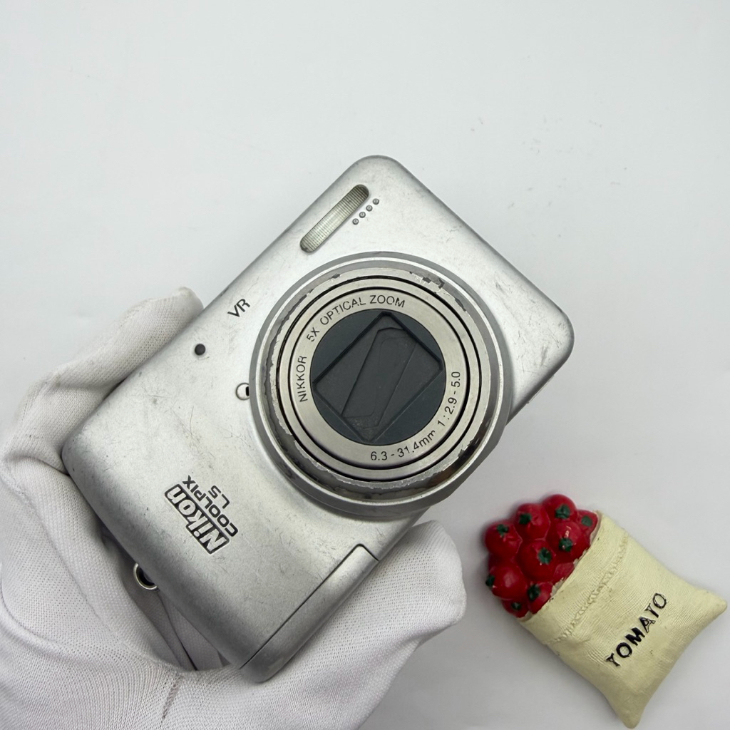 Nikon Coolpix L5 (rare)