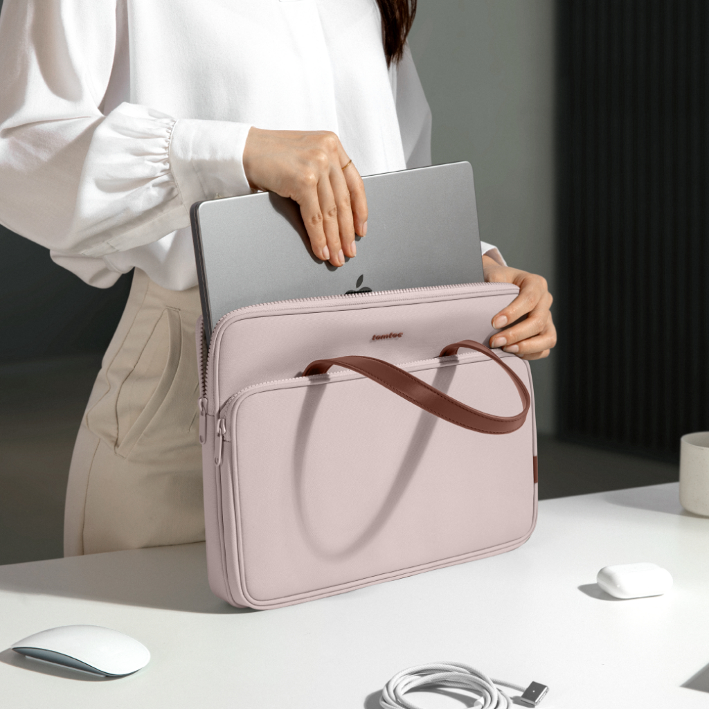 Tomtoc Versatile-A11 กระเป๋าโน๊ตบุ๊ค Laptop MacBook ขนาด 14 16 นิ้ว ราคา ถูกที่สุด ดีลบีเคเค แกลเลอรีภาพที่ 6