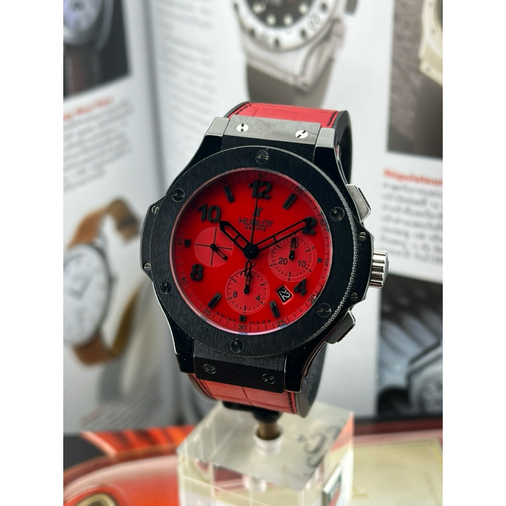 HUBLOT BIG BANG RED MAGIC BLACK CERAMIC LIMITED 250 PCS.  Ref. 301.CE.1201.RX