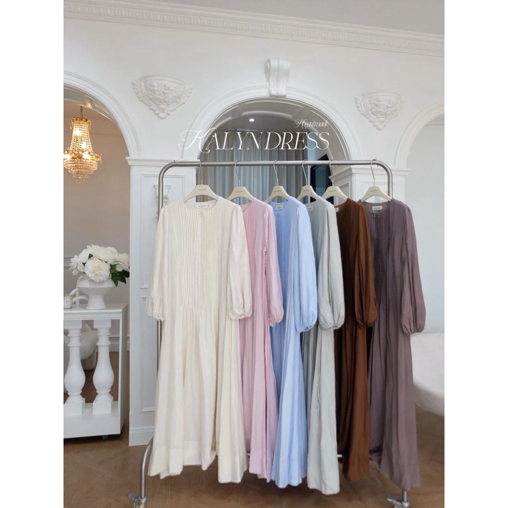 Heartmade-Karlyn dress🥀(สินค้าพร้อมส่ง)เดรสยาวจีบหน้าซิปซ่อนยาวเชือกผูกเอวติดกับชุด🪡