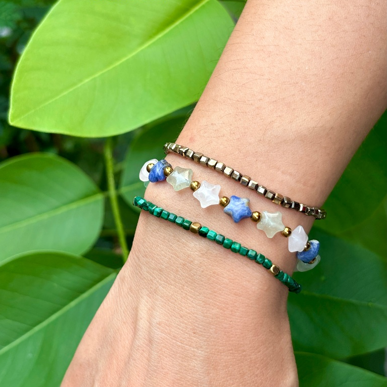 สร้อยข้อมือหินแท้100% 🌟ทรงดาว🌟 ดีไซน์น่ารัก สายมูมินิมอล หินรูปดาว หินนำโชค หินมงคล Star Magic