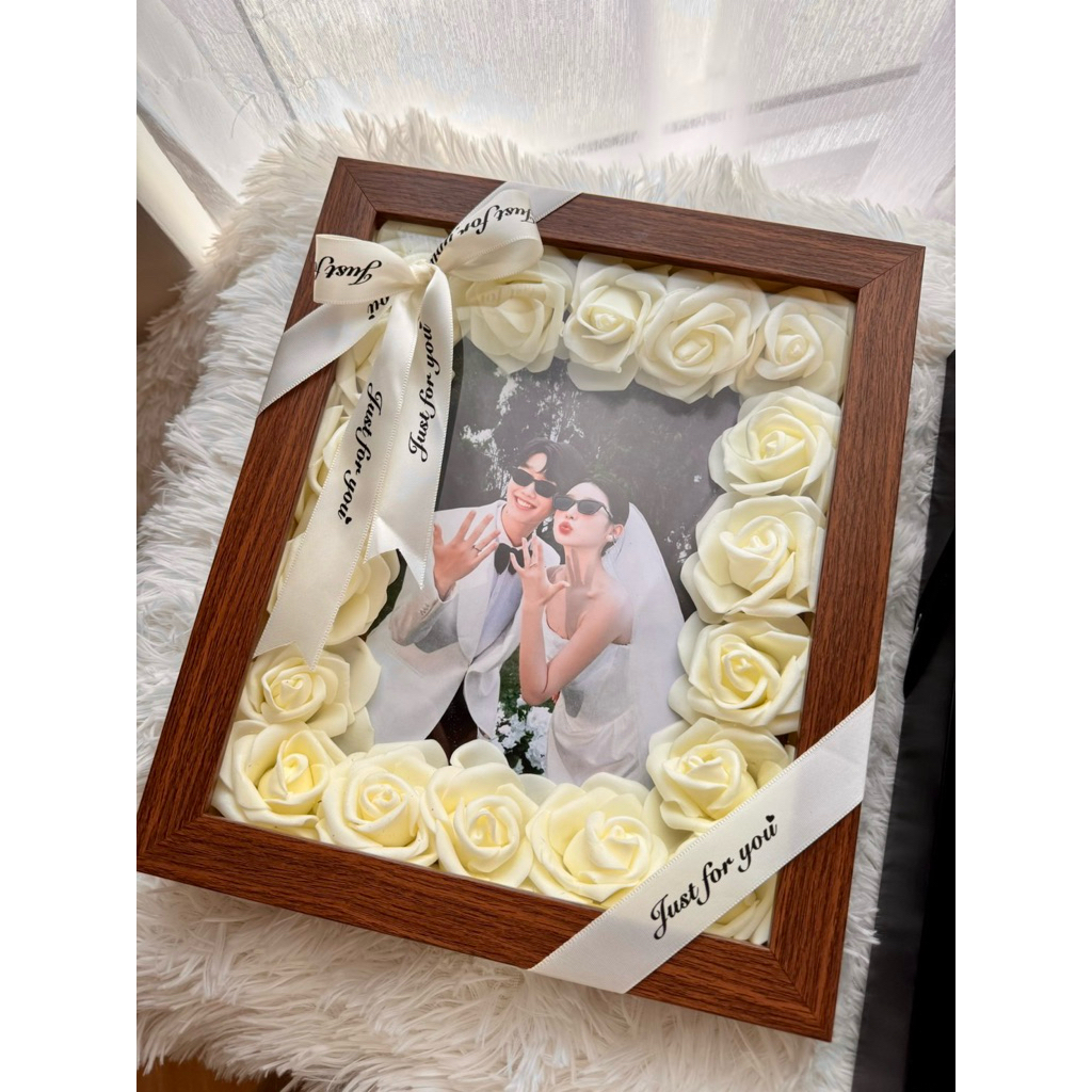 กรอบรูปของขวัญ -  กรอบรูปดอกไม้ ขนาด 9x11 นิ้ว