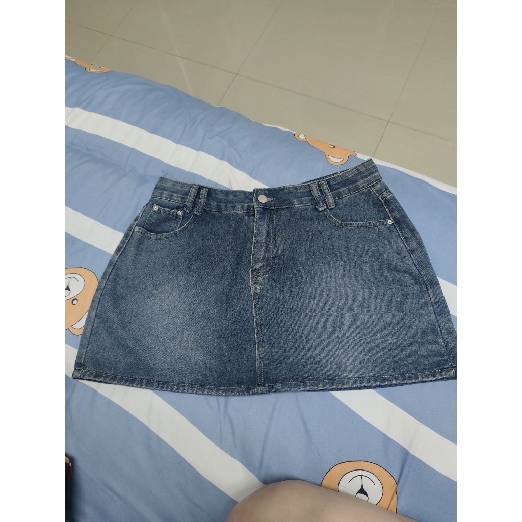 ป้ายBeberlin กระโปรงยีนส์สั้นทรงเอ เอวสูง รุ่น Lucy Skirt