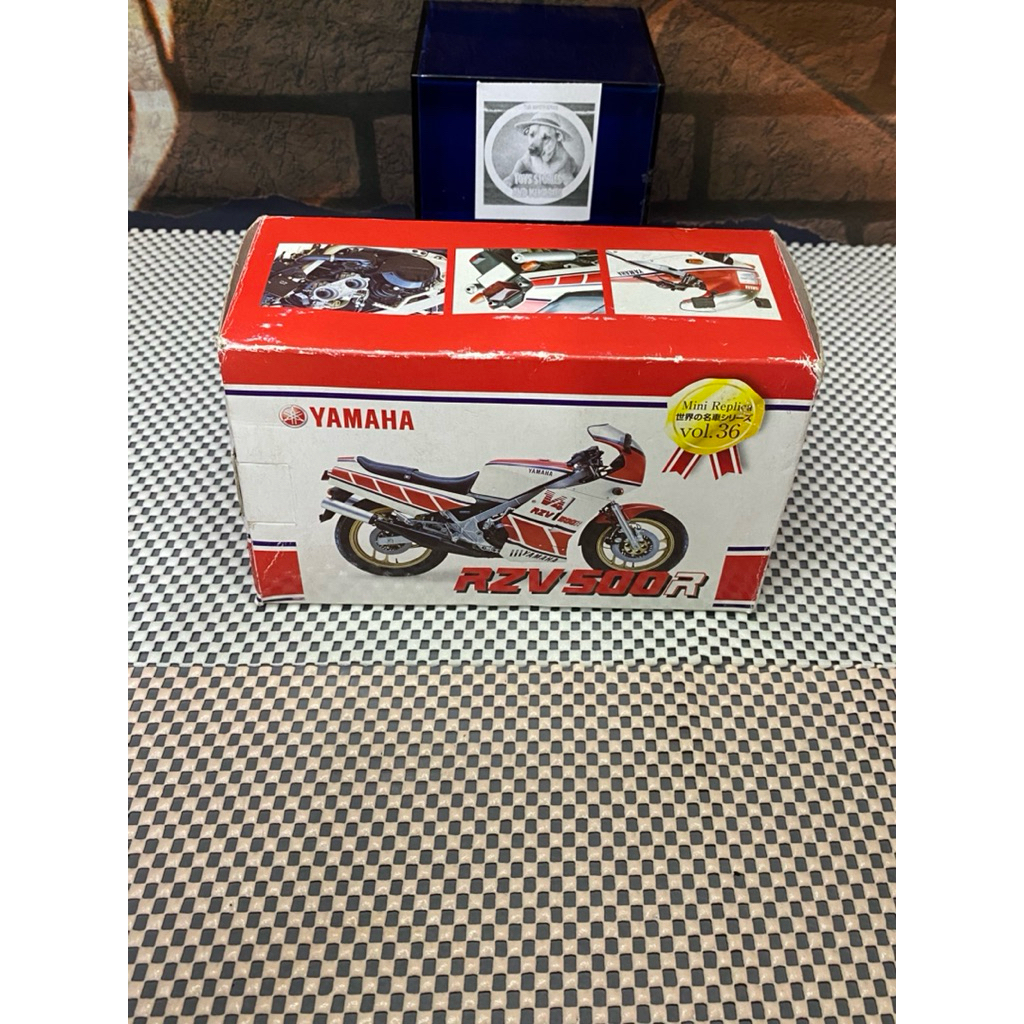 (Rare/Full Set) โมเดล Yamaha RZV500R 2 จังหวะในตำนาน - Red Baron Vol.36 [มีใบปิด+ป้ายชื่อตรงรุ่น] งา