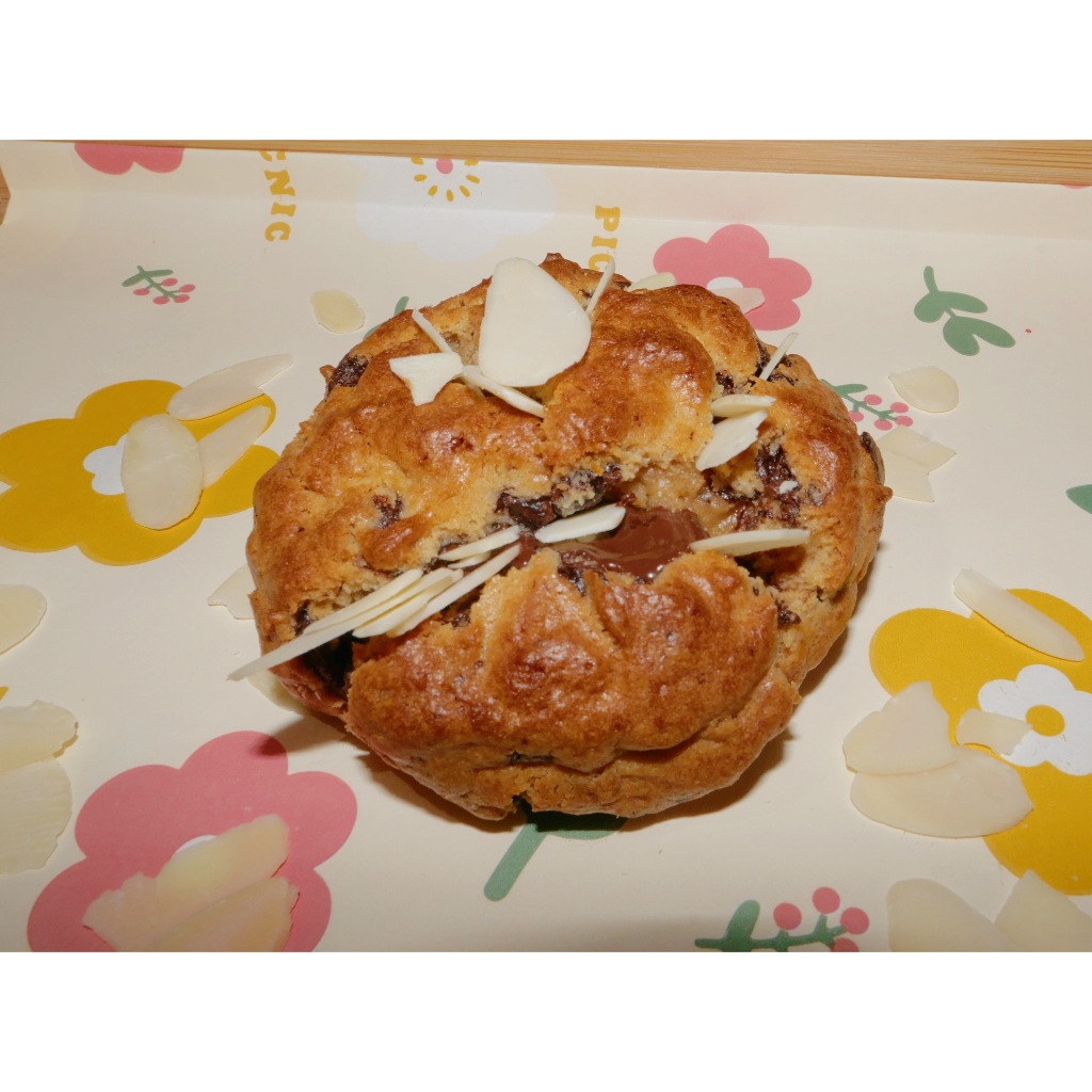 Chocolate Chip Almond Cookie