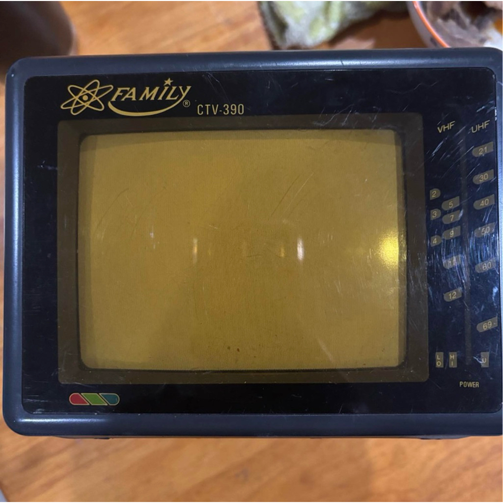 Family CRT Color TV 6 inches