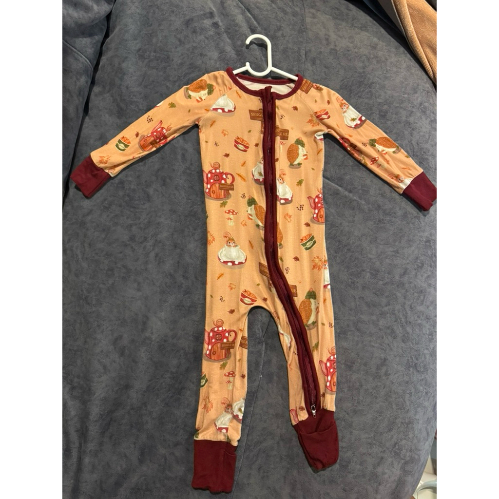 ชุดนอนทูเวย์ซิป ใยไผ่95% size9-12เดือน snuggle up สภาพดีมาก สามารถพับปิดเท้าได้ ราคาเต็ม1,000 ส่งต่อ