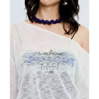 Rally Off-shoulder Knit Top - เสื้อไหมพรมปาดไหล่พิมพ์ลาย