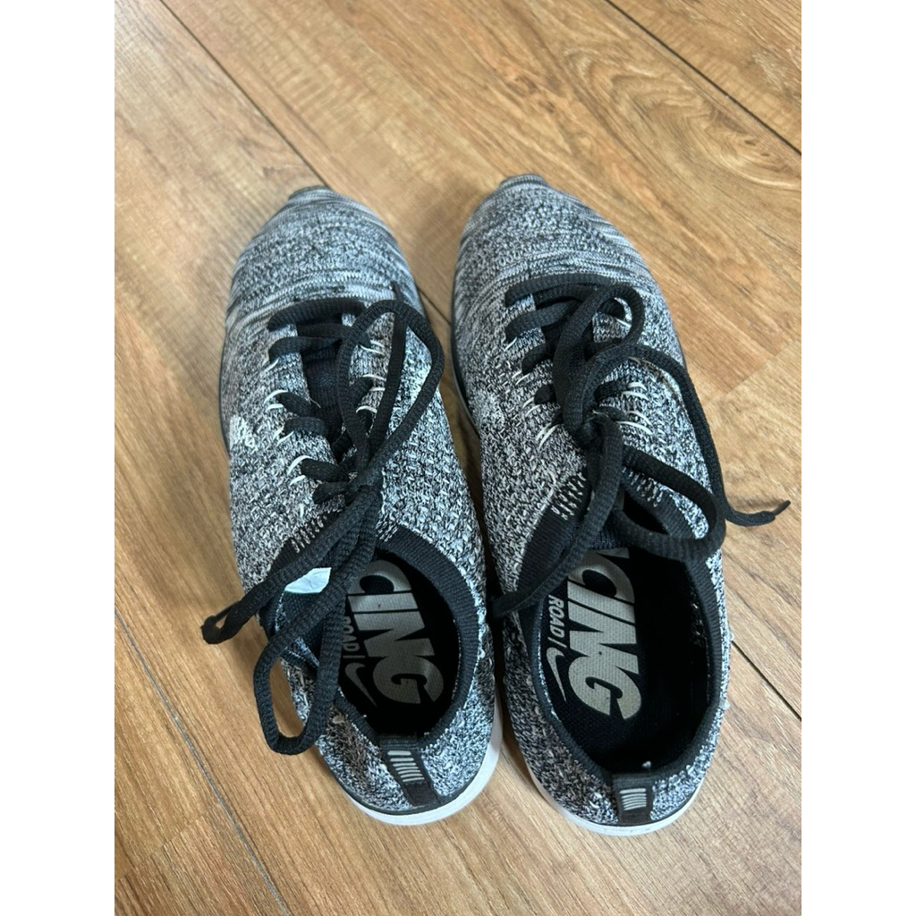 ส่งต่อ มือสอง ของแท้ รองเท้าวิ่ง Nike Flyknit Racer เบอร์ 38 สภาพตามภาพ มีตำหนิ เอาไปติดกาวเหมือนใหม