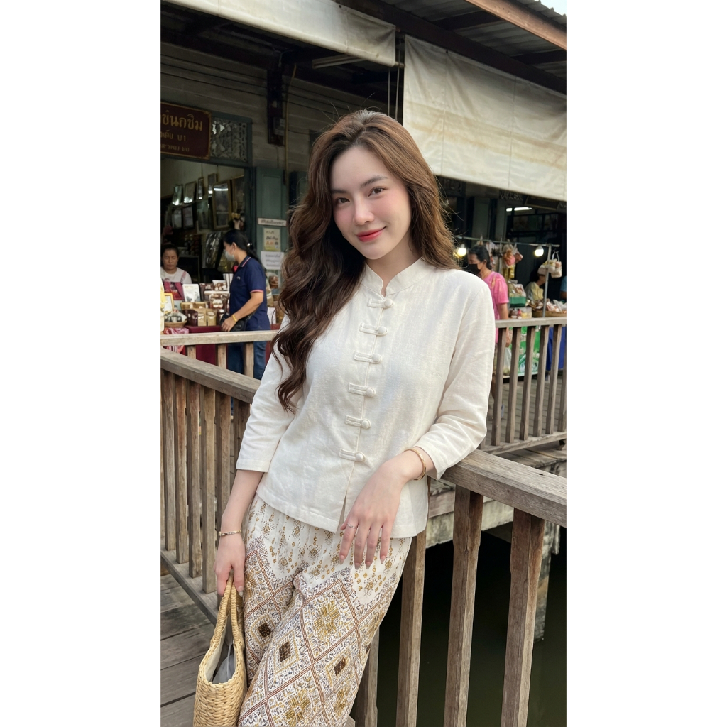 ชุดไทยโมเดิร์น เสื้อคอจีนกระดุมหน้า + กางเกงลายไทยขากว้าง ฟรีไซส์ #Nutsinee