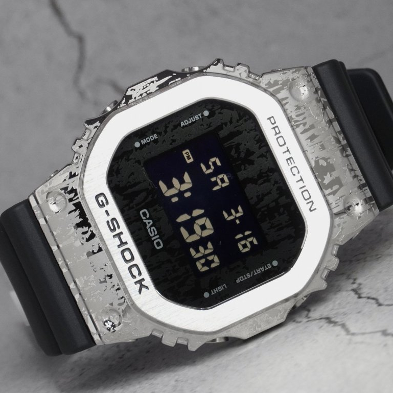 Casio G-Shock นาฬิกาข้อมือ รุ่น GM-5600 (GM-5600GC-1,GM-5600SCM-1)