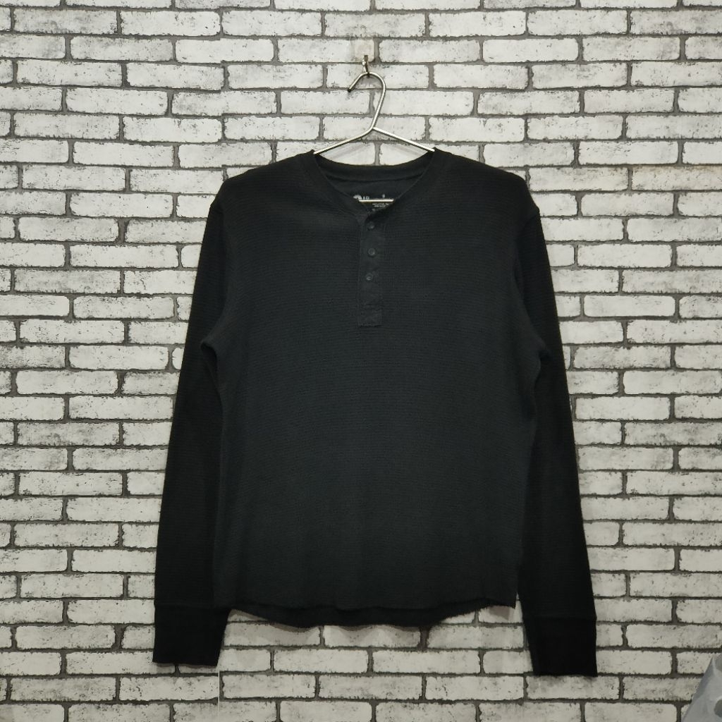 🔥Gap athletic fit henley long sleeve waffle shirt