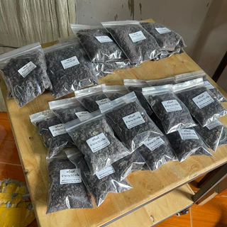 ครั่งแท้แบบก้อนและบดละเอียด ขนาด50gและ100g ใช้แทนสีผสมอาหารได้)