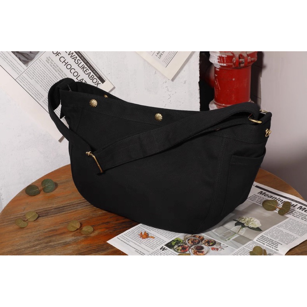 กระเป๋าสะพาย ทรง biker masenger bag