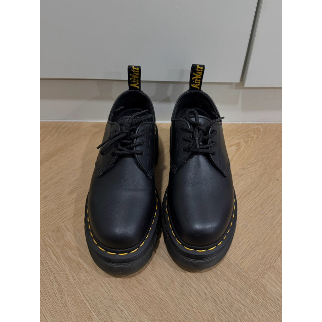 ส่งต่อรองเท้า  Dr.Martens