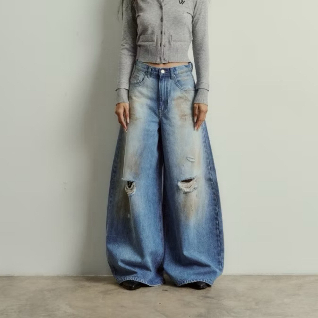 ส่งต่อ Wara Curved EXTRA wide jeans mid waist