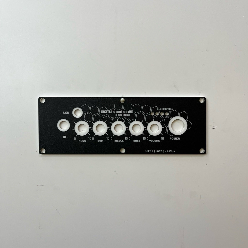 แผ่นเพลทลำโพง Bluetooth DIY รุ่น MT21 (16×5) ลายรังผึ้ง สีดำด้าน