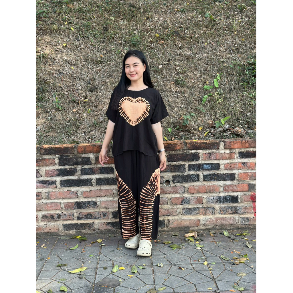 ชุดเซ็ทผ้าสปัน สีดำลายหัวใจริ้วสีเบจ ผ้าพื้นเมือง เสื้อกับกางเกง ใส่สบายไม่ร้อน เสื้อผ้าผู้หญิง By Narapat