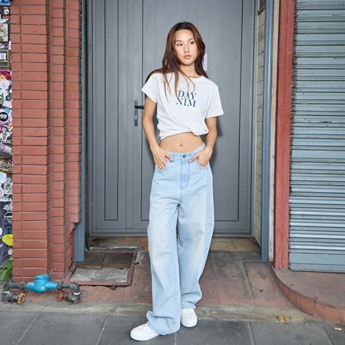 Daynim Barrel-leg jeans (DB1)  color Light blue (สียีนส์ฟอก)
