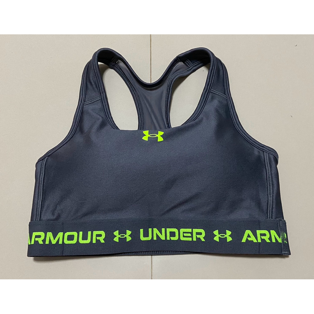 เสื้อสปอร์ตบรา under armour