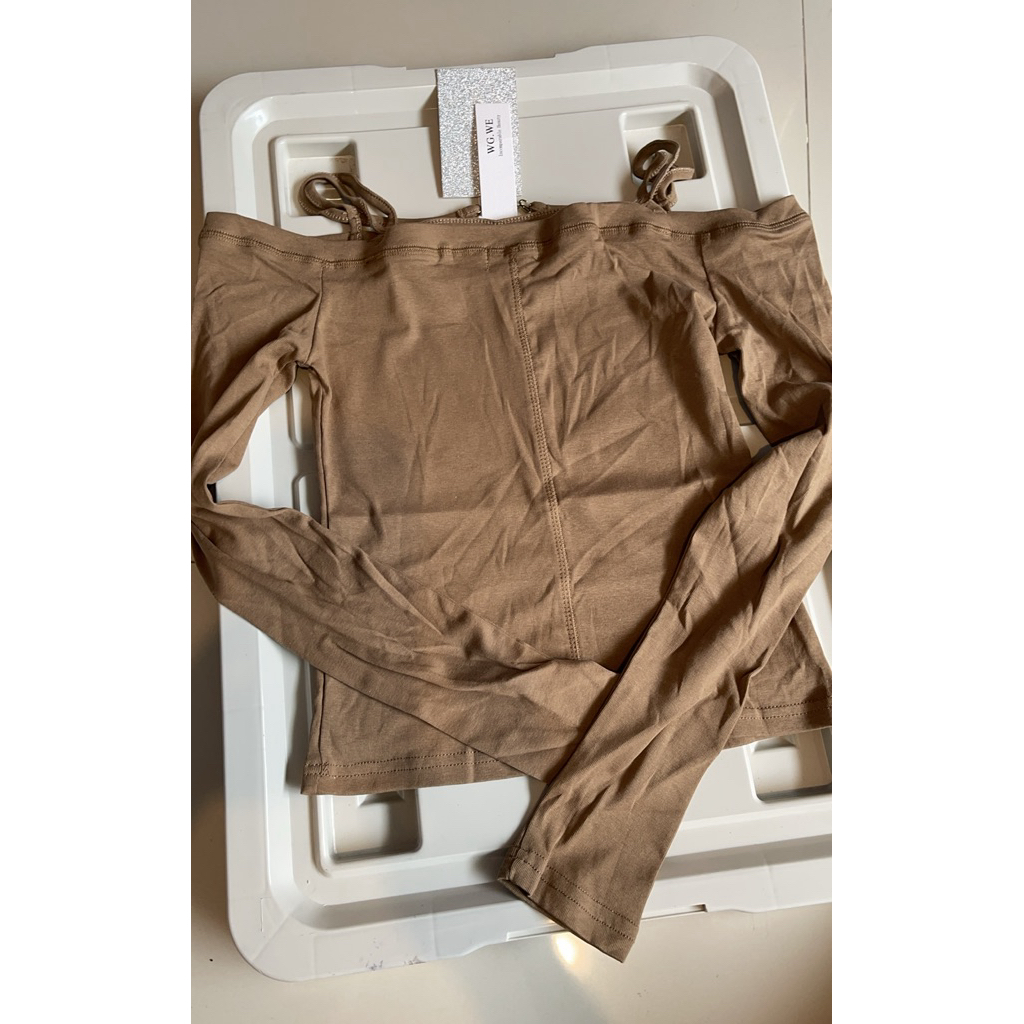 เสื้อคอปาด แขนยาว WG.WE