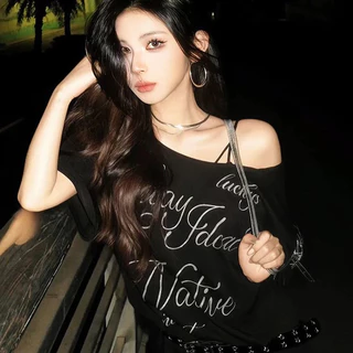 KKS 🚀พร้อมส่ง🚀 เสื้อยืดผู้หญิง หุ่นดี เปิดไหล่ แขนสั้น ผ้าคอตตอน ทรงหลวม ลุคเซ็กซี่ ใส่เที่ยว #02098