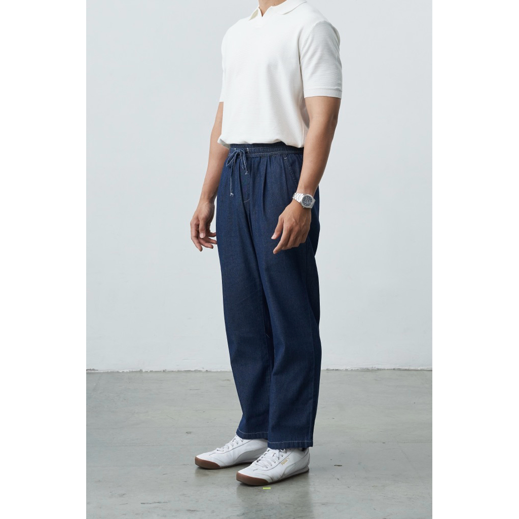 Slowshift - The Weekend Denim Trouser กางเกงยีนส์ ผู้ชาย เอวยางยืด 3 สี ผ้าเดนิมน้ำหนักเบา ทรงกระบอกเล็ก (Elastic Waist)