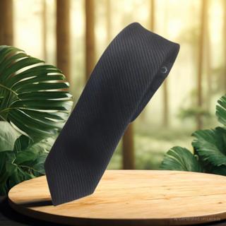 เนคไทสีดำลายในตัวขนาดเล็กยี่ห้อ Quality ผ้าไหมผสมอย่างดี เนื…