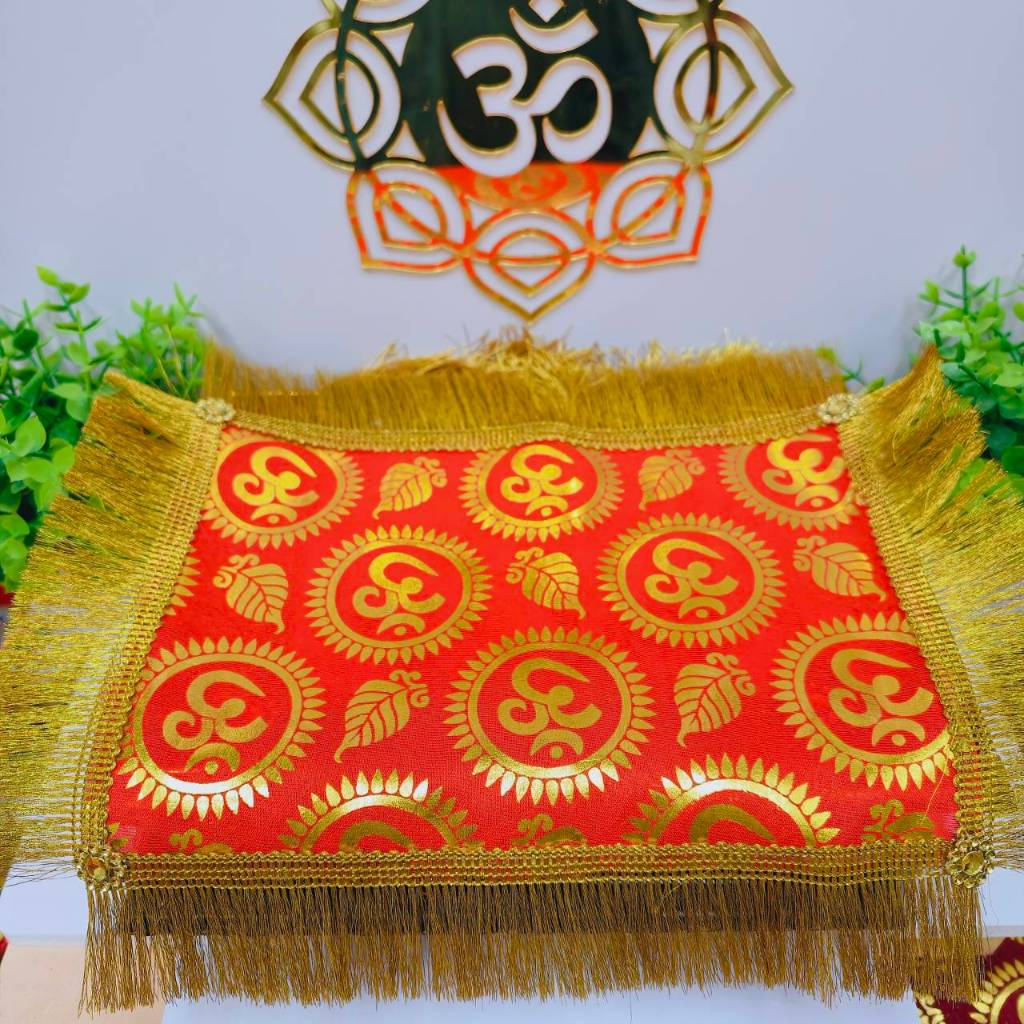 MT-OM1Aผ้ารององค์เทพ รองของไหว้บูชา ลายโอม 5 สี ความยาว 7*10 นิ้ว