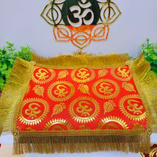 MT-OM1Aผ้ารององค์เทพ รองของไหว้บูชา ลายโอม 5 สี ความยาว 7*10 นิ้ว
