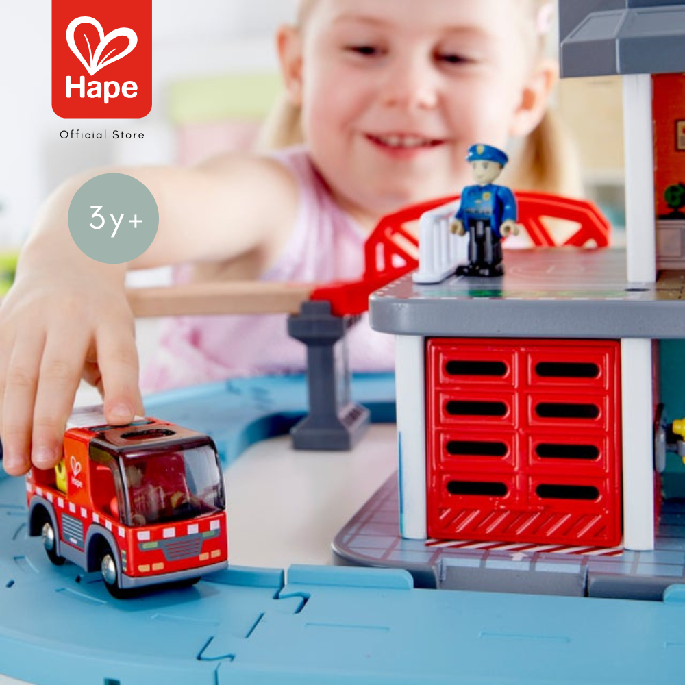 Hape ของเล่น รถดับเพลิง มีสัญญาณไฟและเสียงไซเรน Fire Truck with Siren ของเล่นเสริมพัฒนาการ 3 ขวบ ขึ้นไป รูปที่ 3