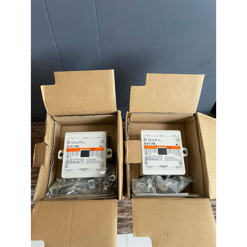 Fuji Magnetic Contactor Model: SC-N7 (220VAC)กล่องมีตำหนิ