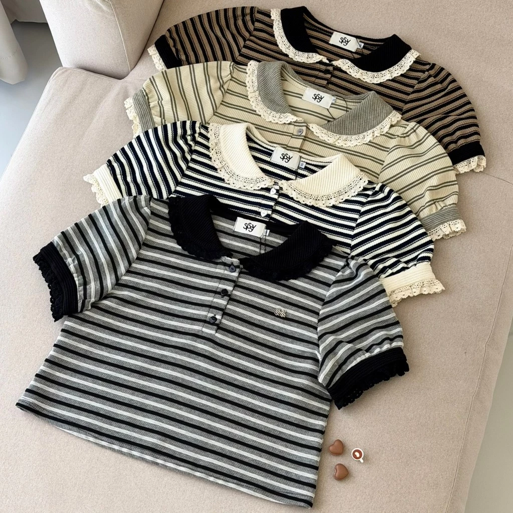 SISSY : เสื้อโปโลแขนสั้น (XS-XXL) คอบัวแต่งขอบลูกไม้ กระดุมหัวใจ ปักอะไหล่เงิน ผ้าถัก cotton สไตล์ลูกคุณหนู ผ้าใส่สบาย