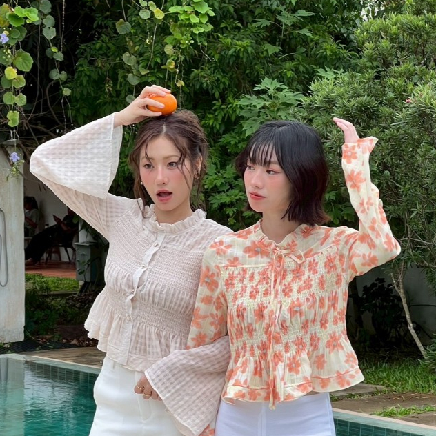 kokiji - Somi Top (เสื้อคอจีบ ดีเทลย่น ปลายแขนบาน)